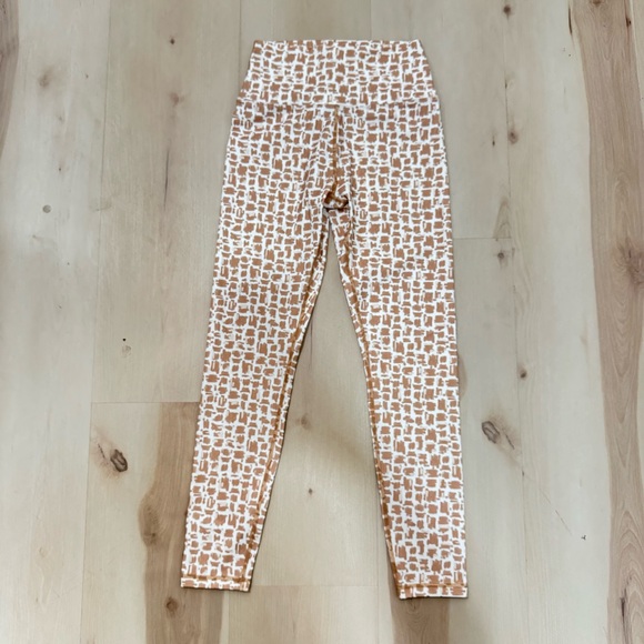 NWT Born Primitive Synergy Legging Cobblestone Women's Large - Picture 6 of 15